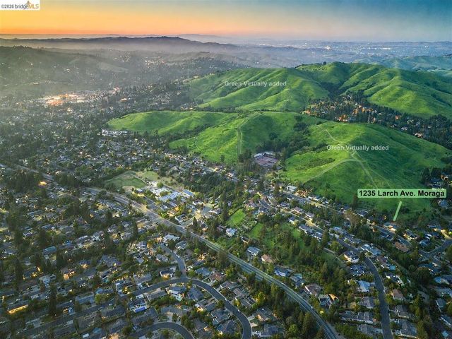 1235 Larch Ave, Moraga, CA 94556