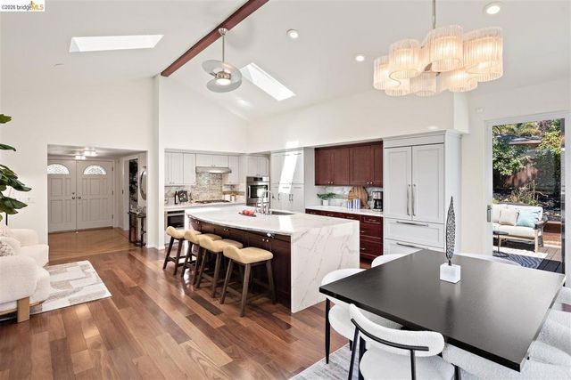 1235 Larch Ave, Moraga, CA 94556