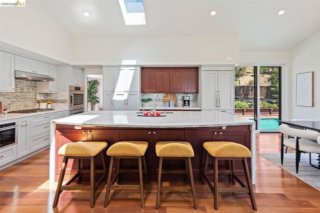 1235 Larch Ave, Moraga, CA 94556