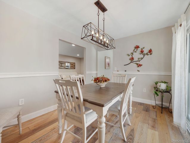 552 Sierra Vista Lane, Valley Cottage, NY 10989