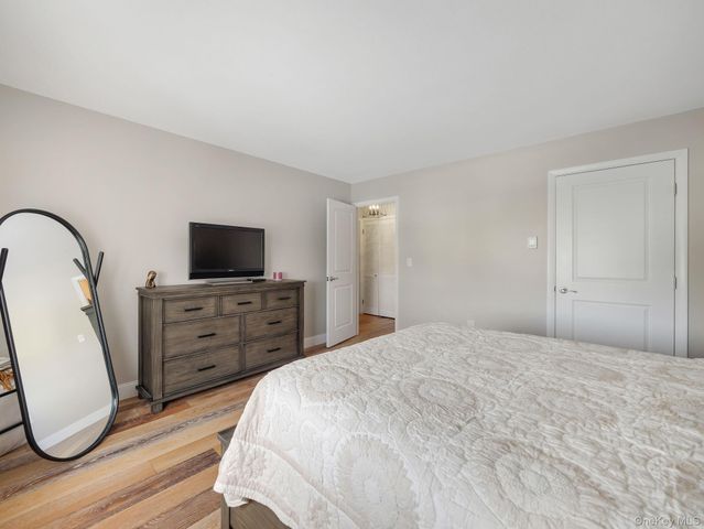 552 Sierra Vista Lane, Valley Cottage, NY 10989