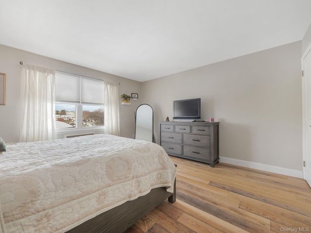 552 Sierra Vista Lane, Valley Cottage, NY 10989