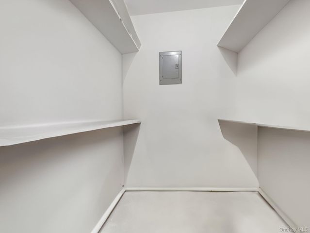 552 Sierra Vista Lane, Valley Cottage, NY 10989