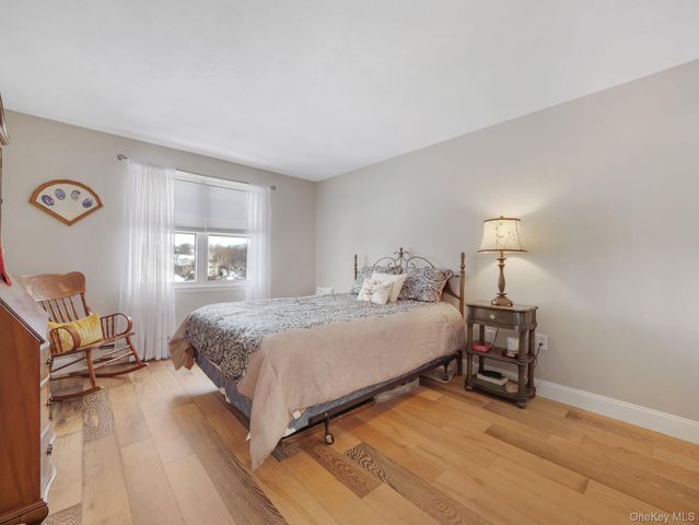 552 Sierra Vista Lane, Valley Cottage, NY 10989