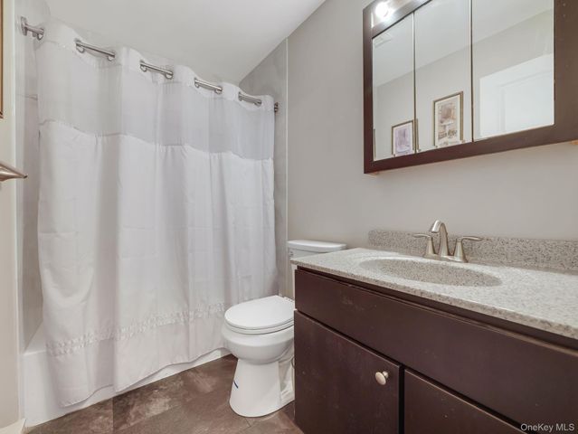 552 Sierra Vista Lane, Valley Cottage, NY 10989