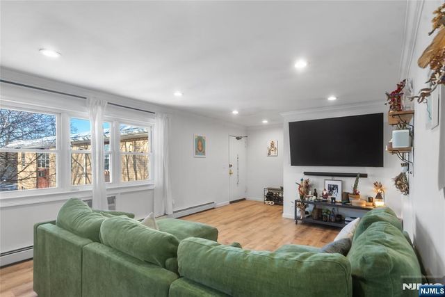 2 Radio Avenue C12, Secaucus, NJ 07094