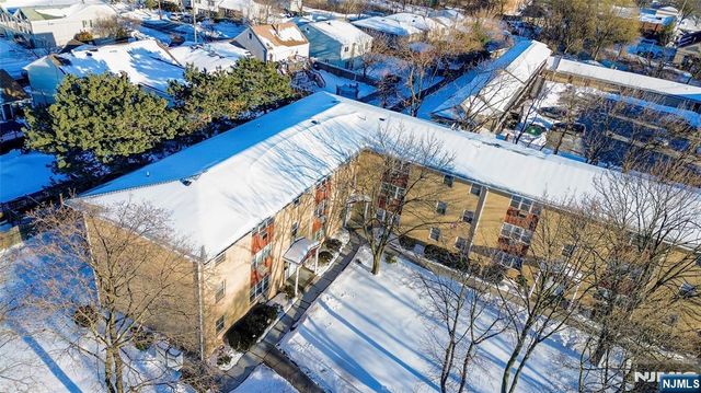 2 Radio Avenue C12, Secaucus, NJ 07094