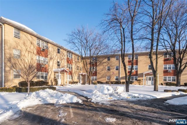 2 Radio Avenue C12, Secaucus, NJ 07094