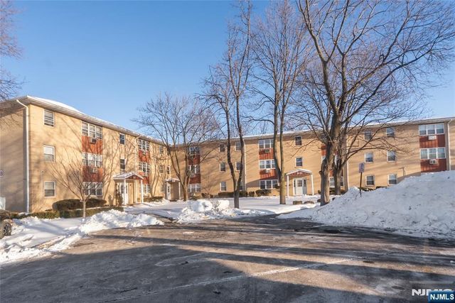 2 Radio Avenue C12, Secaucus, NJ 07094