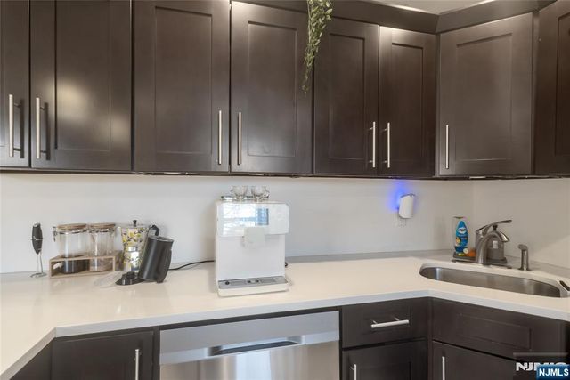 2 Radio Avenue C12, Secaucus, NJ 07094