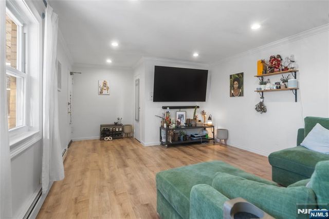 2 Radio Avenue C12, Secaucus, NJ 07094