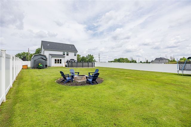 6121 County Road 41, Farmington, NY 14425