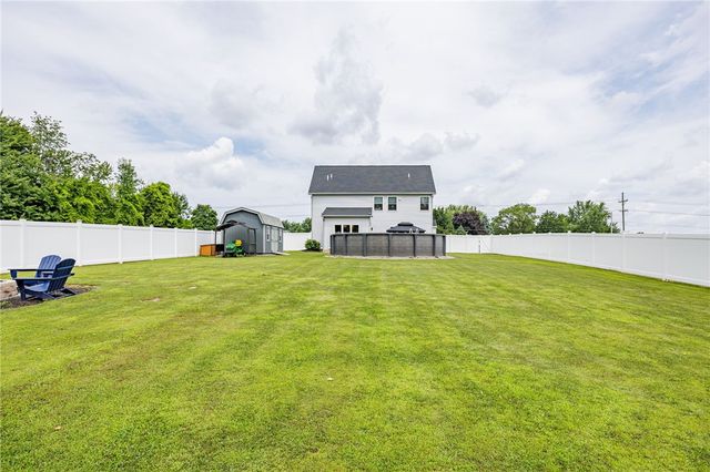 6121 County Road 41, Farmington, NY 14425