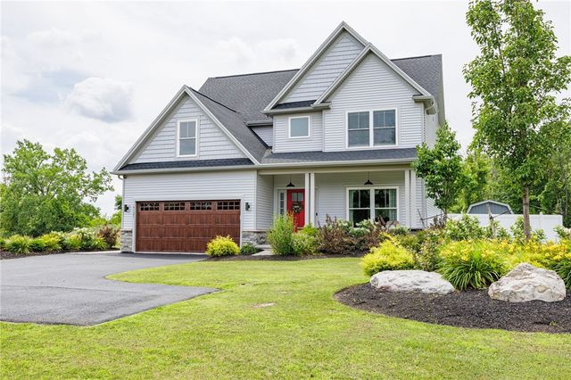6121 County Road 41, Farmington, NY 14425
