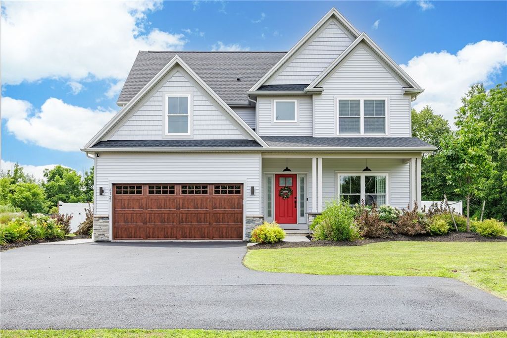 6121 County Road 41, Farmington, NY 14425