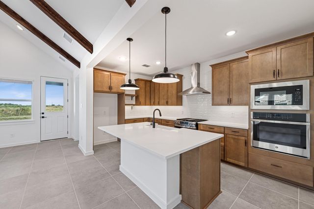 216 Dunovant Drive, Sealy, TX 77474