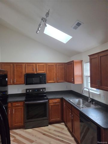 45681 Cagney Drive 76, Macomb Township, MI 48044