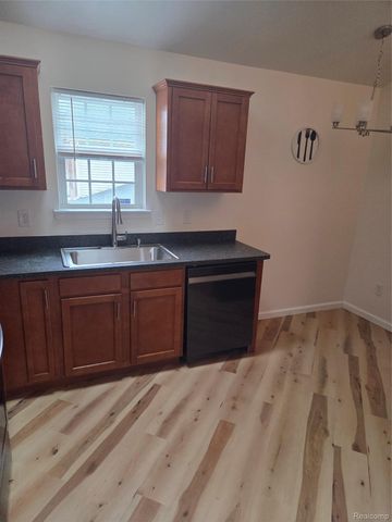 45681 Cagney Drive 76, Macomb Township, MI 48044