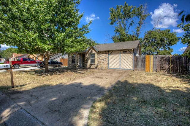 2441 Sweetwood Drive, Fort Worth, TX 76131