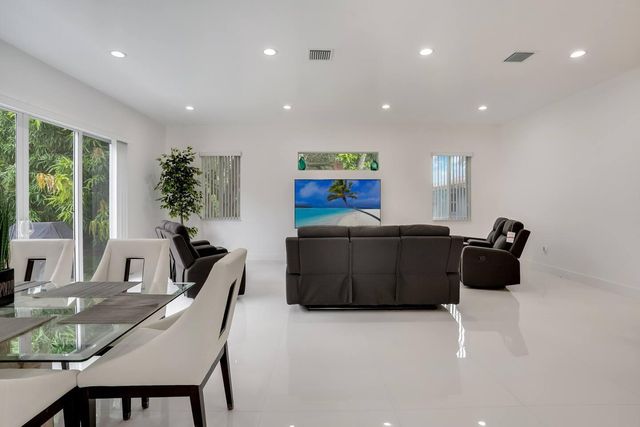 2962 NW 10th Court, Fort Lauderdale, FL 33311