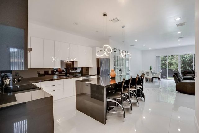 2962 NW 10th Court, Fort Lauderdale, FL 33311