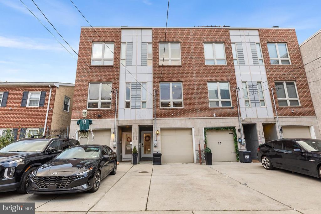 1323 CREASE ST, PHILADELPHIA, PA 19125 — photo 2