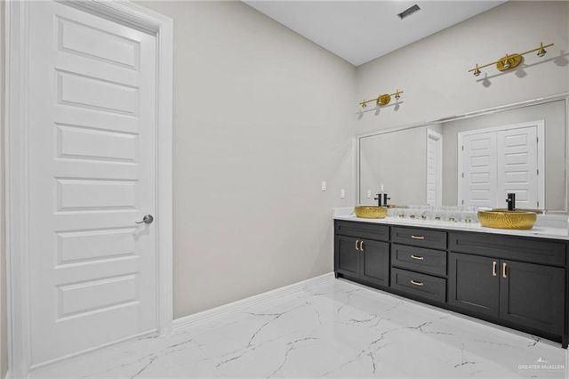 302 N 30th Street, Hidalgo, TX 78557