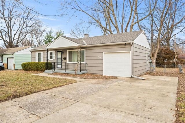 9010 E 72nd Terrace, Raytown, MO 64133