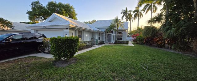 2285 Saratoga Lane, West Palm Beach, FL 33409