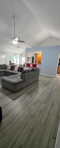 2285 Saratoga Lane, West Palm Beach, FL 33409