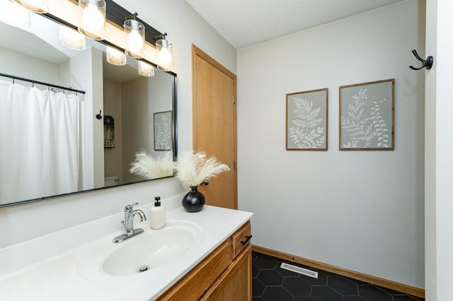 4147 Peregrine Lane SE, Rochester, MN 55904