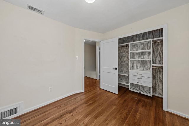 2204 DARTMOUTH DR, Alexandria, VA 22307