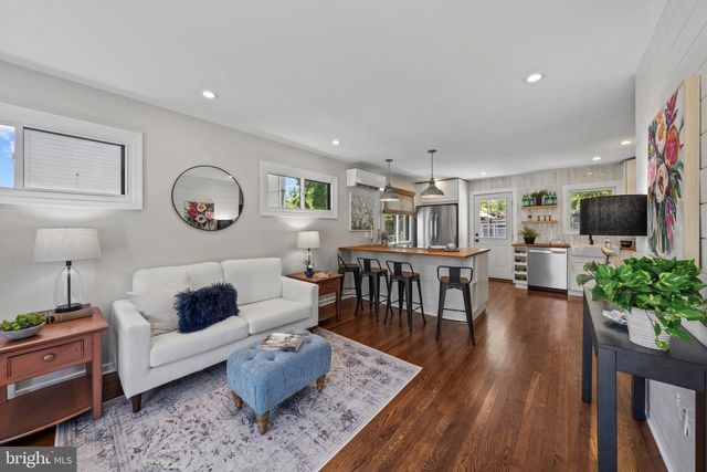 2204 DARTMOUTH DR, Alexandria, VA 22307