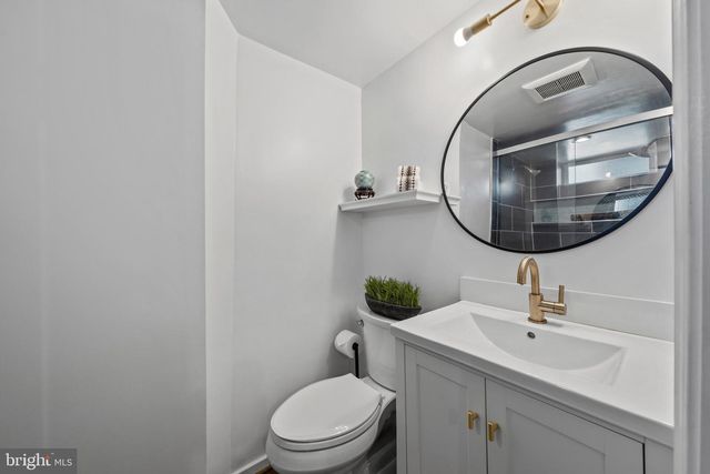 2204 DARTMOUTH DR, Alexandria, VA 22307