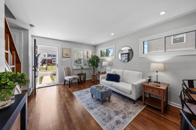 2204 DARTMOUTH DR, Alexandria, VA 22307