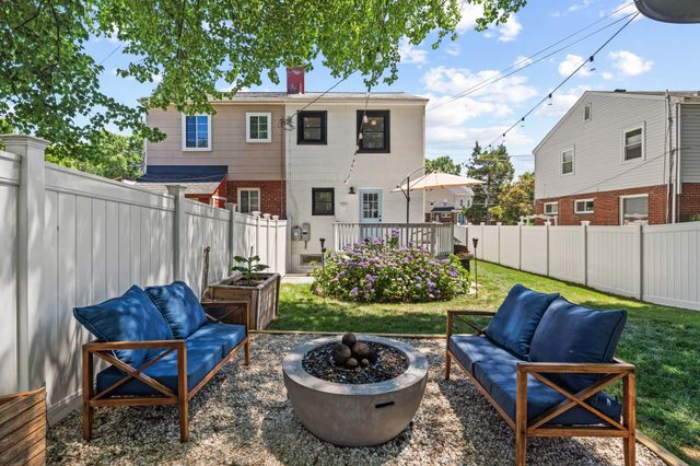2204 DARTMOUTH DR, Alexandria, VA 22307