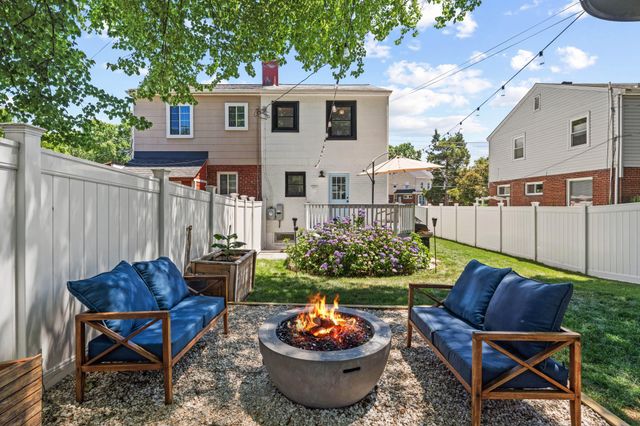 2204 DARTMOUTH DR, Alexandria, VA 22307