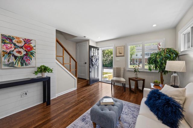 2204 DARTMOUTH DR, Alexandria, VA 22307
