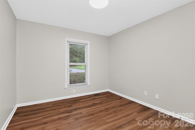 11122 Five Cedars Road, Charlotte, NC 28226
