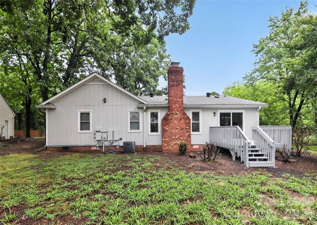 11122 Five Cedars Road, Charlotte, NC 28226