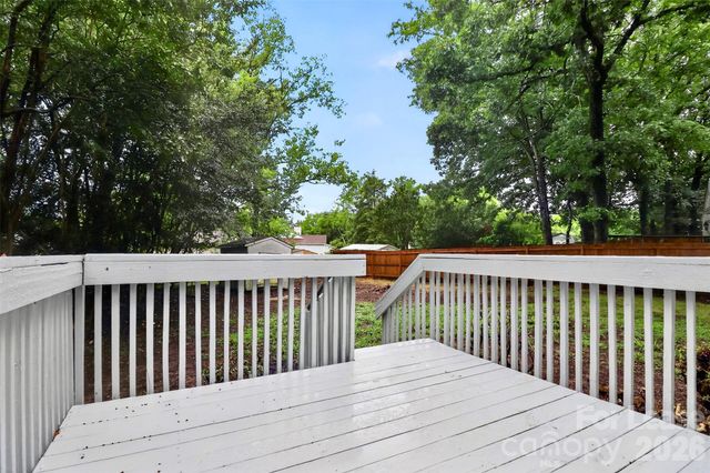 11122 Five Cedars Road, Charlotte, NC 28226