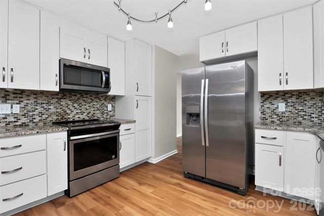 11122 Five Cedars Road, Charlotte, NC 28226