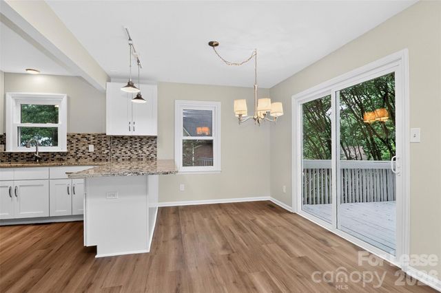 11122 Five Cedars Road, Charlotte, NC 28226