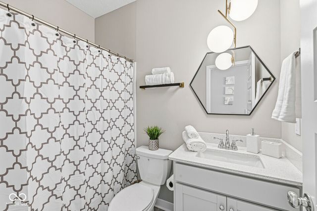 2128 Bauer Creek Drive, Whitestown, IN 46075