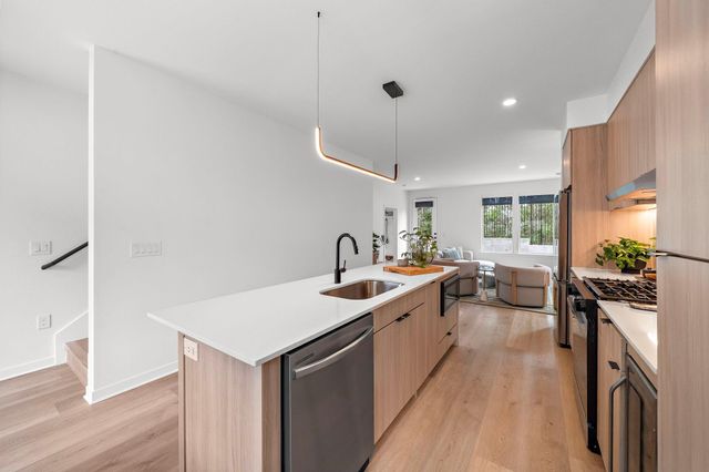 1941 Sawdust Road 151, The Woodlands, TX 77380