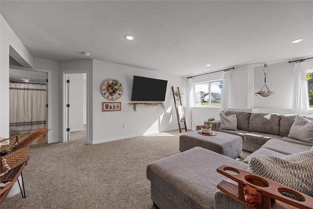 301 Wildcat Court, Shellsburg, IA 52332
