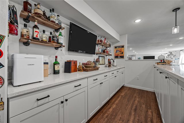 301 Wildcat Court, Shellsburg, IA 52332
