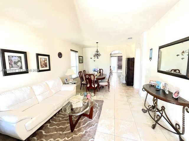 17030 SW 95th Terrace 17030, Miami, FL 33196