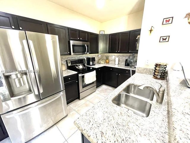 17030 SW 95th Terrace 17030, Miami, FL 33196
