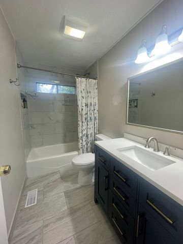 1578 Charles Drive, Glendale Heights, IL 60139